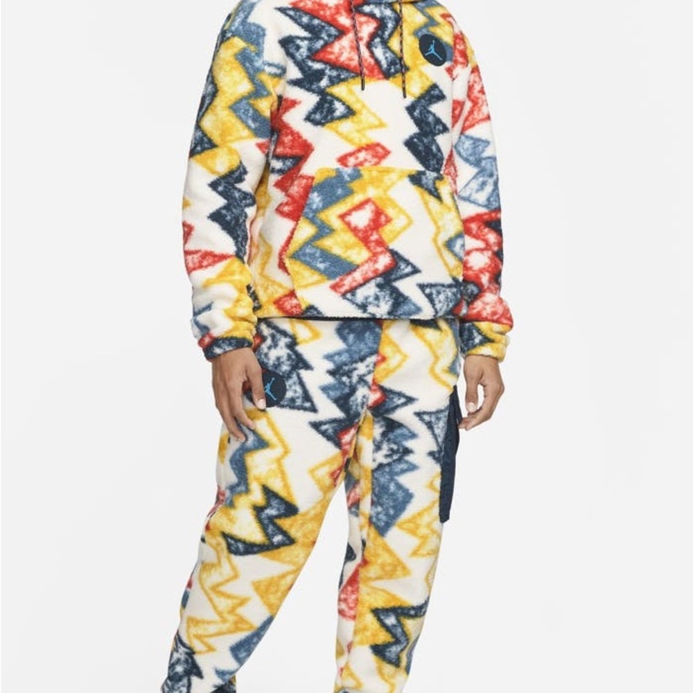 Essential Mountain Fleece Cargo Joggers
JORDAN